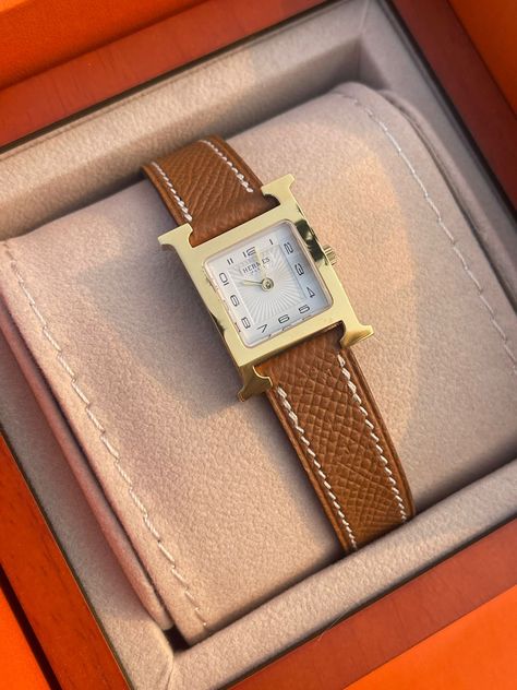 #hermes Luxury Watch Collection, Men's Luxury Watches, Hermes Sandals, Rare Watches, Watch Photography, Omega Watch Vintage, Birkin Bags, Hermes Watch, Timeless Watches