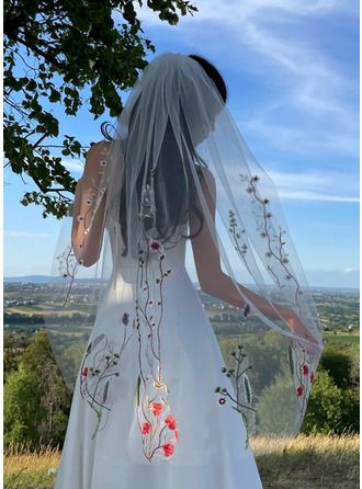 Embroidered Fingertip Veil, Fingertip Length Wedding Veil, Veil Floral, Fingertip Wedding Veils, Wedding Veils Short, Ivory Veil, Fingertip Veil, Flower Veil, Long Sleeve Wedding Dress Lace