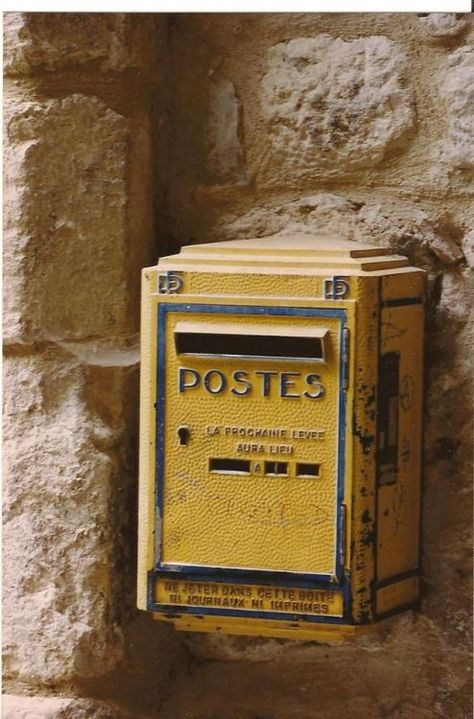 ༺♡༻ FABULOUS ༺♡༻ Yellow Mailbox, Antique Mailbox, Old Mailbox, Letters Mail, Vintage Mailbox, Letter Boxes, Post Boxes, Mail Boxes, You've Got Mail