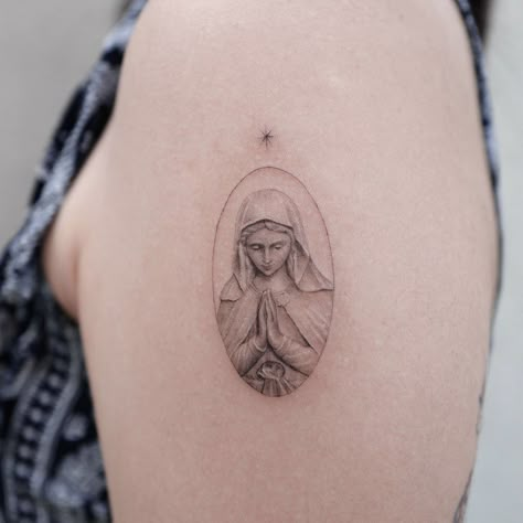 Virgin Mary Tattoos, Mary Tattoos, Mother Mary Tattoos, Catholic Tattoos, Virgin Mary Tattoo, Mary Tattoo, Christ Tattoo, Basketball Hairstyles, Religious Tattoo