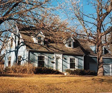 1 Cape Cod Porch, House With Front Porch, 1940 House, Cape Cod Exterior, Front Porch Remodel, Cape Cod House Exterior, Front Porch Addition, Cape Style Homes, Boost Curb Appeal