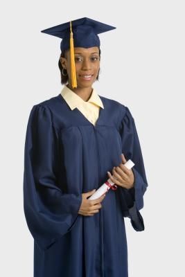 How to Make a Graduation Robe (9 Steps) Graduation Gown Pattern, Graduation Toga, Graduation Robes, Gown Sewing Pattern, Finish College, Interdisciplinary Studies, How To Motivate, Looking For Work, Graduation Picture