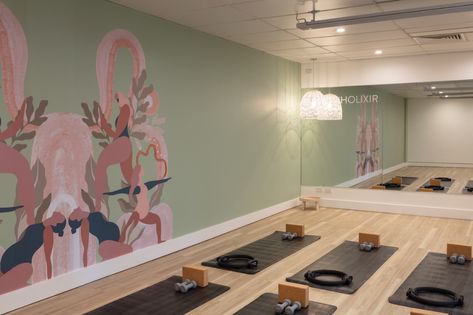 A tranquil women’s wellness centre by Building Guild | IndesignLive White Reception Desk, Client Consultation, Wellness Space, Wellness Centre, Clinic Interior Design, Construction Management, Wellness Center, Reception Desk, Club Design