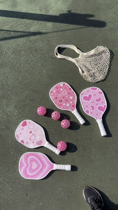 Pink Pickleball Paddle, Painted Pickleball Paddle, Pickle Ball Paddle Design, Pink Pickleball, Pickleball Rackets, Pickleball Aesthetic, Pickleball Party, High Quality Aesthetic, Tennis Fits