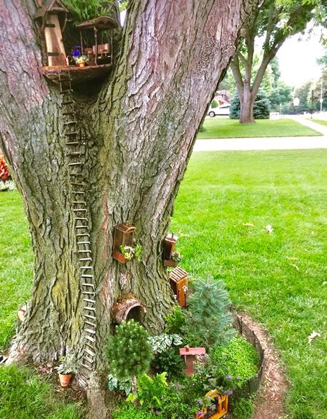 Kids Fairy Garden, Fairy Garden Doors, Fairy Tree Houses, Fairy Garden Furniture, Fairy House Diy, Fairy Garden Designs, Fairy Garden Crafts, Faeries Gardens, Fairy Garden Houses