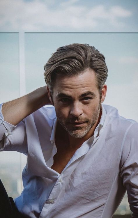 #chrispine - Twitter Search / Twitter Chris Pine Hair, Chris Pine Eyes, Steve Trevor, James Marsden, Men Haircut Styles, Karl Urban, Celebrity Guys, Chris Pine, Cute Celebrity Guys