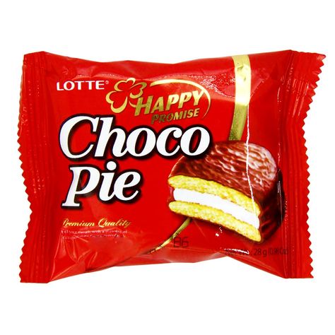 Lotte Choco Pie, Choco Pie, Moon Pies, K Food, Grocery Foods, Japanese Snacks, Egg Breakfast, Sausage Breakfast