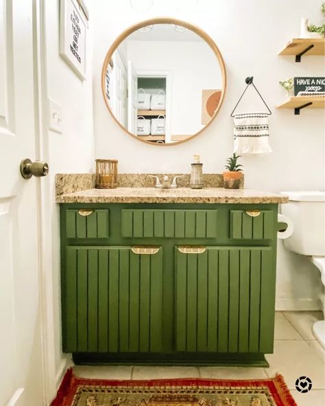 Give your bathroom a makeover on a budget with these bathroom vanity upcycles for cheap. Check out these creative before and after bathroom cabinet updates you can DIY with these easy to follow tutorials and DIY instructions. Diy Vanity Lights, Glam Vanity, Simple Glam, Garage Workbench, Vanity Makeover, Bathroom Vanity Makeover, Diy Bathroom Vanity, Painted Vanity, Faux Shiplap