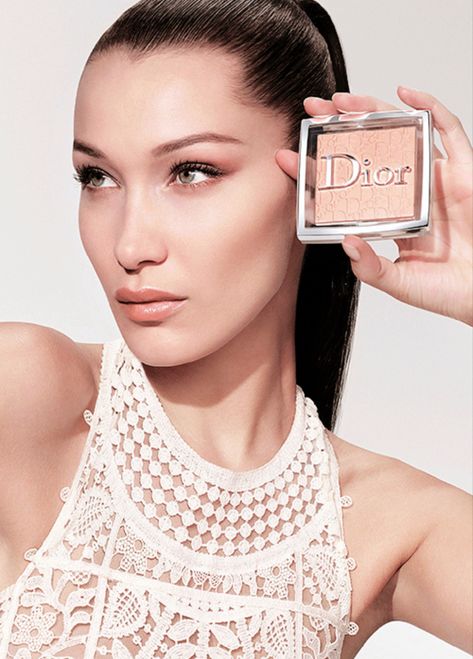 Dior Beauty Campaign, Dior Photoshoot, Bella Hadid News, Bella Hadid Makeup, Backstage Makeup, Dior Backstage, Beauty Advertising, Makeup Ads, Photoshoot Makeup