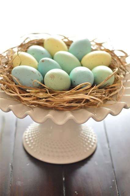 Easter Table Decorations Centerpieces, Easter Egg Nest, Easter Centerpieces Diy, Diy Osterschmuck, Easter Egg Painting, Easter Inspiration, Easter Decorations Vintage, Easter Centerpieces, Beltane