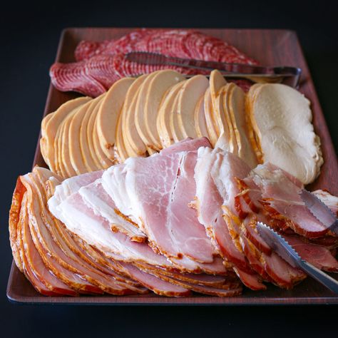 Diy Deli, Deli Meat Platter, Sliced Bell Pepper, Meat Cheese Platters, Deli Platters, Deli Tray, Cheese And Cracker Tray, Meat And Cheese Tray, Meat Trays