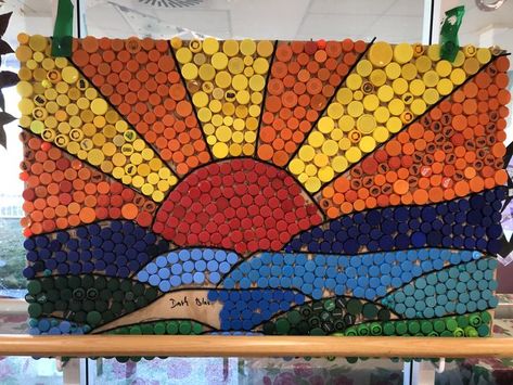 Bottle Top Art Projects, Plastic Bottle Cap Art, Bottle Cap Mosaic, Bottle Cap Mural, Bottle Top Art, Bottle Top Crafts, Bottle Cap Projects, Plastic Bottle Caps, Plastic Bottle Art