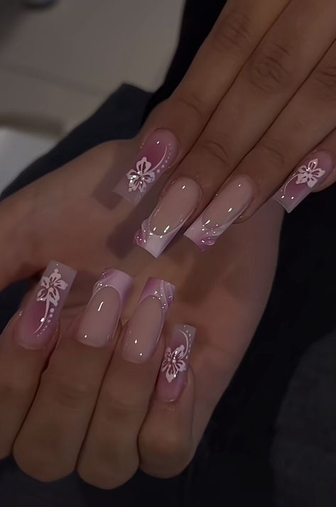 Nails Inspo Lavender, Shirt Nail Ideas Acrylic, Nail Salon Acrylic Nails Ideas, Latina Baddie Nails, Matching Nail Sets, Nails For Quince, 16 Birthday Nails, Birthday Nails Classy, Square Acrylic Nails Winter