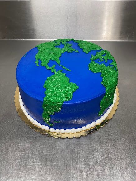 Map Cake, Earth Cake, Around The World Theme, Fondant Cake Designs, Kids Party Food, Earth Design, Birthday Board, Birthday Cake Kids, Cake Decorating Techniques