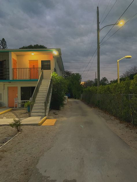 Florida Hotel Aesthetic, Florida Man Aesthetic, Florida Trash Aesthetic, 90s Florida Aesthetic, Florida Motel Aesthetic, 90s Tropical Aesthetic, Small Town Florida Aesthetic, Rural Florida Aesthetic, Florida Neighborhood Aesthetic