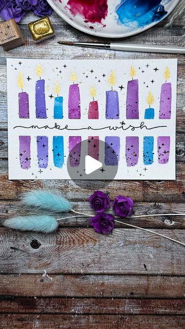 Ilona Regnery ✶ Lettering | Cards | Blends on Instagram: "MAKE A WISH ✨ Easy last minute greeting card.   Creating candle cards is fun and fast done.  My tip: using a flat brush, a size 6 or 8, to create nice even candles in just a few strokes. I decorated the candles with stars- and confetti stamping motifs. But this is optional and can also be done with a fineliner. I recommend to use a fine fineliner for this. Some gold sparkling watercolor splatters give your card an additional magic touch. Finally add the text and you’re ready to gift your card away 💕  Musik lizenzfrei: @richmlwd.music   Werbung  @kumgermany Flat brush size 8, Round brush size 4  @catsonappletrees  @atelierzeit „Shiba” gold watercolor  @nevskayapalitra_world White Nights   #lettering #letteringinspiration #letteringl Birthday Card Easy Drawing, Easy Watercolor Birthday Card, Paper Candle Craft, Birthday Watercolor Card, Easy Birthday Cards Diy, Watercolor Candles, Birthday Candle Card, Pastel Birthday, White Nights