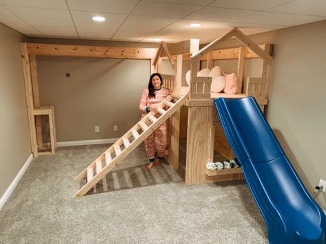 Indoor Playground Diy, Indoor Monkey Bars, Indoor Playset, Dream Playroom, Kids Indoor Playhouse, Diy Woodworking Ideas, Grandkids Room, Indoor Playroom, Diy Playroom