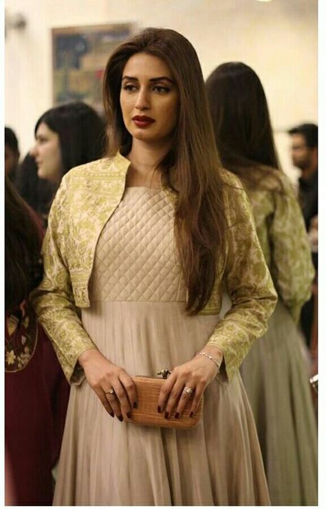 Iman ali Iman Ali, Ethnic Beauty, Long Frock Designs, Girls Clothes Patterns, Nikkah Dress, Heavy Dresses, Sunday Vibes, Celebrities Fashion, Pakistani Celebrities