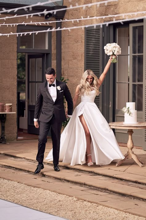 Real Wedding - Chantelle & Tanner, Marcus Hill VIC - Ivory Tribe Mariana Hardwick, Wedding Dresses Ideas, Lost In Love, Unique Wedding Dresses, Wedding Portrait Poses, Red Vines, Blonde Waves, Tuscan Inspired, Wedding Picture Poses