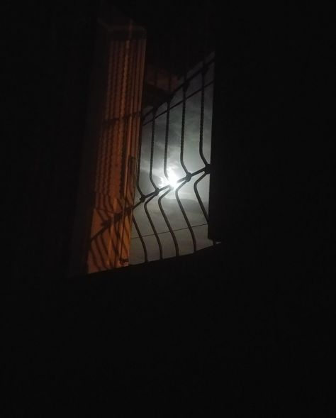 Night Room Snap, Night Window View, Hop Tattoo, Window Snap, Moon At Night, Window Views, Night Window, Breakup Picture, Dulhan Mehndi