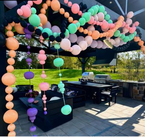 Dance Decor, Hanging Balloons, Swift Party, Dance Decorations, Arch Ideas, Garland Backdrops, Taylor Swift Party, 80s Theme, Pamper Party