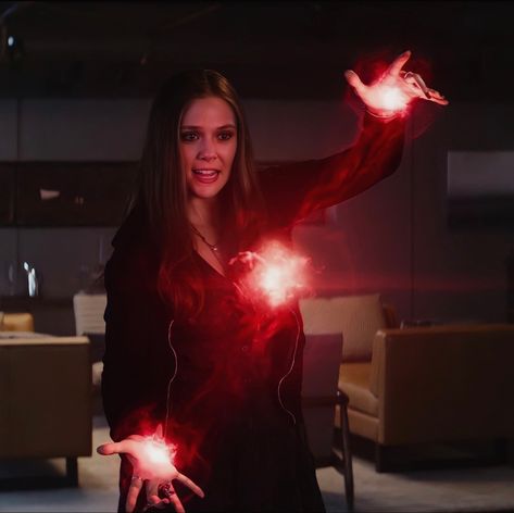 Wanda Avengers, Most Powerful Avenger, Marvel Comics Vintage, Chaos Magic, Lady Loki, Elizabeth Olsen Scarlet Witch, Scarlet Witch Marvel, Marvel Images, Pietro Maximoff