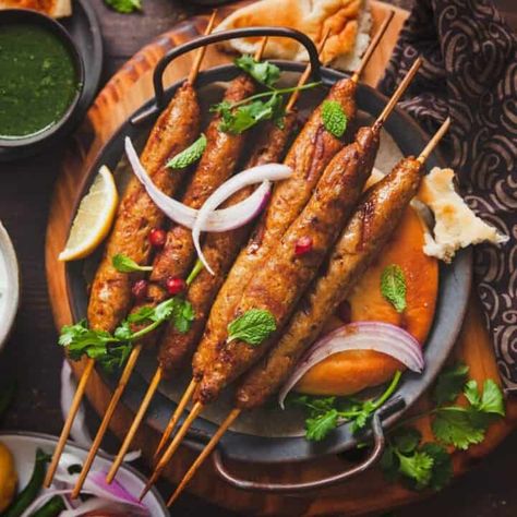 Indian Streetfood & Indo Chinese Archives - Page 2 of 4 - Sinfully Spicy Food Recipes Pakistani, Pakistani Food Recipes, Seekh Kabab Recipe, Chicken In Oven, Seekh Kebab Recipes, Recipes Pakistani, Seekh Kebabs, Seekh Kebab, World Street Food