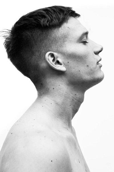 L’Officiel Hommes NL Side Profile Male, Male Side Profile, Undercut Mohawk, Two Block Haircut, Growing Your Hair Out, Undercut Men, Towel Dry Hair, Undercut Pompadour, Portrait Series