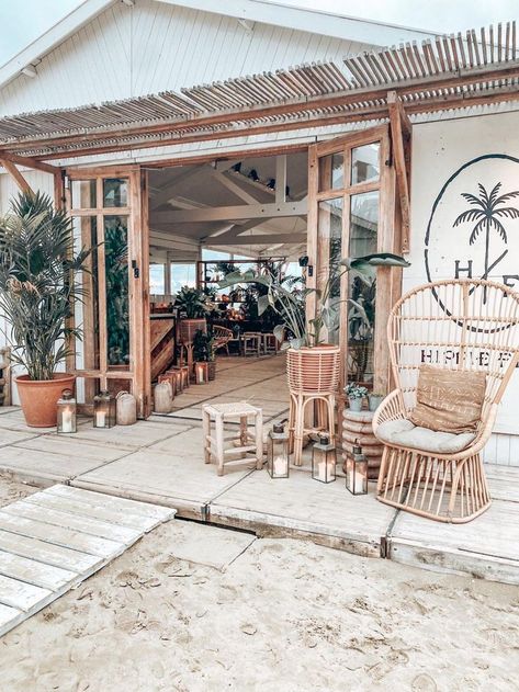 Beach Cafe Design Ideas, Cafe Beach Design, Beach Cafe Exterior, Beach Shop Design, Beach Bar Ideas, Beach Cafe Interior, Beach Bar Decoration, Beachy Restaurant, Beach Cafe Design