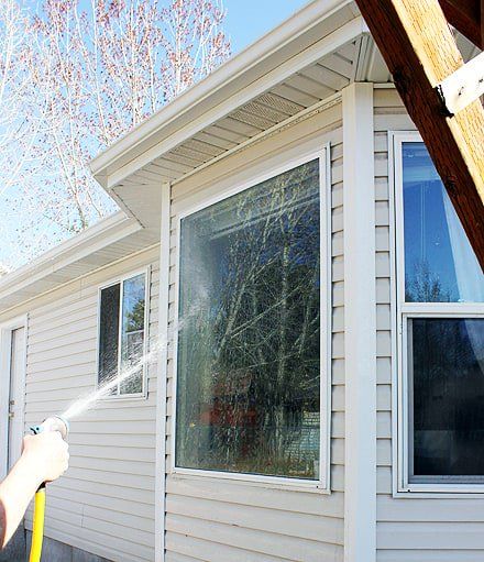 Streak Free Windows, Outdoor Window, Casa Clean, One Good Thing By Jillee, Household Help, Rain Gutters, Homemade Cleaning Products, Household Cleaning Tips, Diy Spring