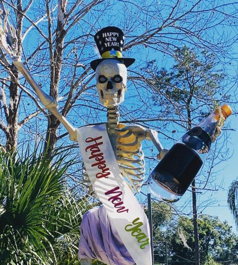 12 Ft Skeleton Decor, 12 Ft Skeleton Costume, 10 Ft Skeleton Ideas, 12 Ft Skeleton Clothes, 12ft Skeleton Christmas, 12ft Skeleton Halloween Ideas, 12 Foot Skeleton Costumes Diy, Big Skeleton Decoration, 12 Foot Skeleton Ideas Halloween