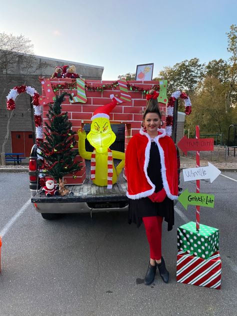 Trunk Of Treat Ideas For Trucks, The Grinch Parade Float Ideas, Decorating Truck For Christmas Parade, Grinch Themed Trunk Or Treat, Trunk Or Treat Grinch, The Grinch Trunk Or Treat Ideas, Grinch Trunk Or Treat Ideas For Cars, Whoville Trunk Or Treat, The Grinch Trunk Or Treat