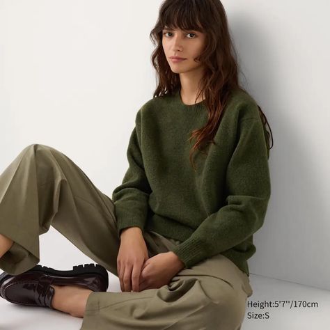 All Olive Green Outfit, Olive Green Knit Sweater Outfit, Olive Green Clothes, Olive Green Outfit, Uv Protection Clothing, Green Jumper, Chino Joggers, Pullovers Outfit, Parka Vest