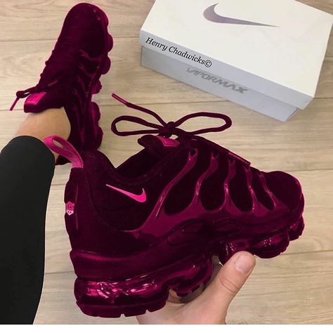 Kicks Shoes, Shoes Sneakers Jordans, Nike Air Shoes, Cute Nike Shoes, Cute Sneakers, Fresh Shoes, Hype Shoes, Nike Shoes Women, Shoes Woman