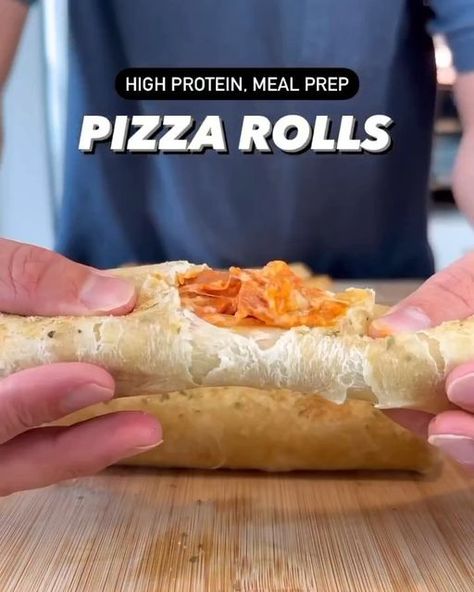 Healthy & Tasty food on Instagram: "1️⃣ or 2️⃣? Which #highprotein recipe is best? 1️⃣ Macro-Friendly Pizza Rolls By @stealth_health_life Per Pizza Roll (makes 8) 335 Calories 28g Protein 28g Carbs 11g Fat Store frozen and reheat by microwaving for 2-3 minutes and you have one of the easiest and tastiest high protein snacks you can get 👌 Ingredients: 8 low carb burrito tortillas (I used @eatcounter protein tortillas) 180g Turkey pepperoni, 4thed 300g marinara sauce 200g blended fat free cott Protein Tortillas, Low Carb Burrito, Keto 2023, Stealth Health, Low Calorie Pizza, Pizza Roll Up, Protein Pizza, Pizza Roll, Low Fat Low Carb