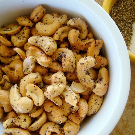 Go NUTS over these...cashews! Try this recipe with sea salt and black pepper: #cashews #gourmet Cashew Recipes, Nut Recipes, Appetizer Bites, Salty Snacks, Peppers Recipes, Savory Snacks, Clean Eating Snacks, Marshmallows, Cashew