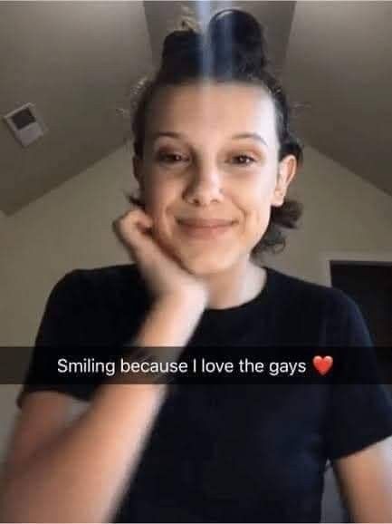 Millie Bobby Brown Snapchat, Browns Memes, Funny Charts, Funny Snaps, Alfa Alfa, Friends Tv Show Quotes, Funny Memes Images, Goofy Pictures, Snapchat Funny