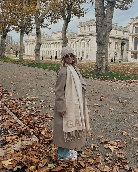 Always cosy in the dreamiest set from @ganni via @mybagonline (gifted) 🤍🧋🎧 @mybagonline they have some INSANE discounts on some gorge bags… | Instagram London Ootd, Outfit Simple, Outfit Chic, Simple Outfit, Chic Outfit, Street Outfit, In London, Ootd, Street Style