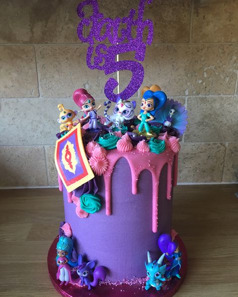 Charmaine Melisse on Instagram: “Shimmer & shine 🔮🧞‍♂️💗✨ #cecescakes #dripcake #shimmerandshinecake” Sparkle And Shine Birthday Cake, Shimmer And Shine Party Ideas, Shine Decorations, Shimmer And Shine Decorations, Adele Birthday, Shimmer And Shine Party, Shimmer And Shine Cake, Zoe Cake, Shimmer Y Shine