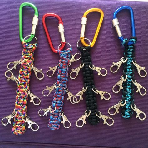 Paracord Cheer Bow Holder Diy, Display Cheer Bows, Cheer Bow Organization, Cheer Bow Holders, Pom Pom Holder Cheer, Cheer Pom Pom Holder For Backpack, Cute Cheer Gifts, Cheer Camp Gifts, Camp Gifts