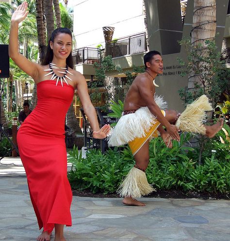 Samoan Dancers | Samoa Dancers Samoan Dance, Photos Of Hawaii, Samoan Culture, Polynesian Beauty, Ori Tahiti, Polynesian Dance, Polynesian Islands, Island Wear, Hula Dancers