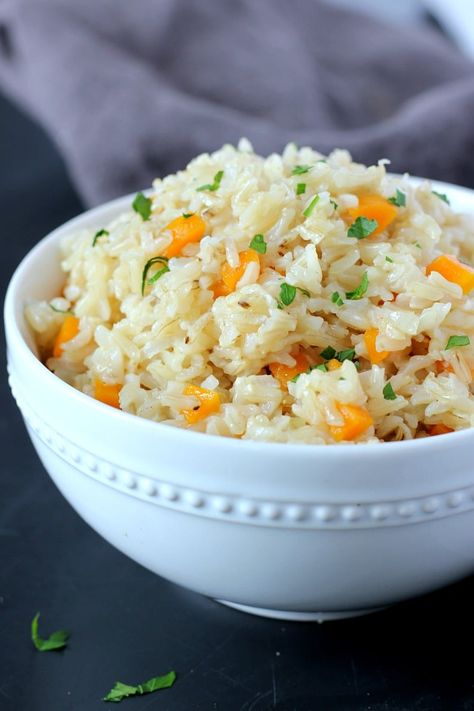 Brown Rice sautéed with fresh garlic, onion in oil to lock in the flavors. Simply an irresistible side dish to complete all your meals! Rice Garden, Garden In The Kitchen, Brown Rice Cooking, White Rice Recipes, Rice Side, Rice Recipes For Dinner, Brown Rice Recipes, Rice Side Dishes, Potato Rice