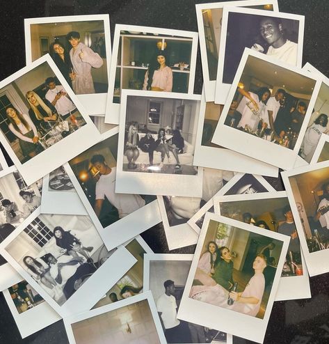 Old Polaroid Camera Aesthetic, Polariod Board Aesthetic, Instax Photos Aesthetic, Vintage Polaroid Pictures, Polaroid Scrapbook Ideas, Polaroid Collage, Rivers And Roads, Polaroid Wall, Raven King