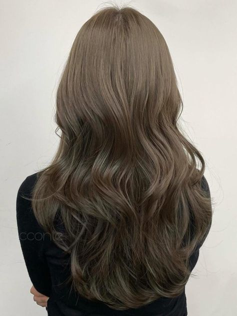 Ash brown hair color Korean Hair Color Trend 2020, Korean Hair Color Trend 2023, Dark Milk Tea Hair Color, Korean Hair Color Ideas, Korean Hair Dye, Beige Hair Color, Korean Long Hair, Lavender Hair Colors, Hair Color Asian