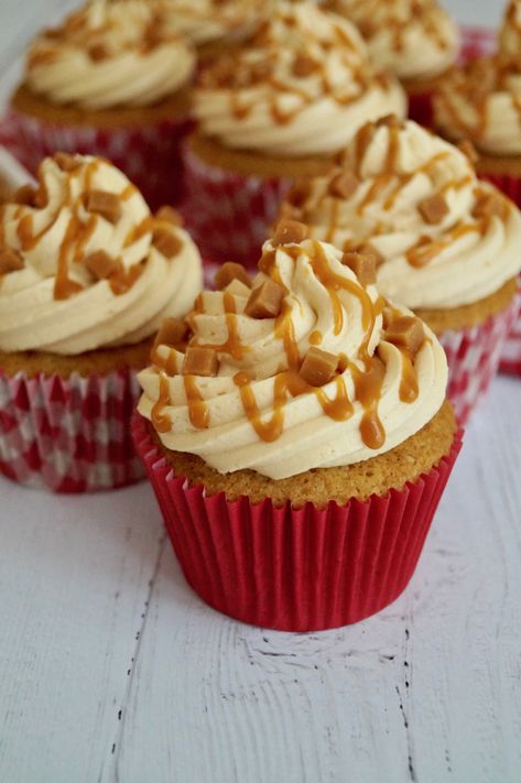 Butterscotch Cupcakes, Cupcakes With Caramel, Angel Delight, Delicious Cupcakes Recipes, Salted Caramel Fudge, Sponge Cakes, Caramel Buttercream, Cake Writing, Caramel Fudge