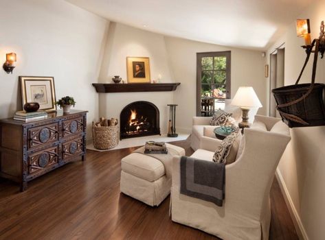 15+ Corner Fireplace Ideas for Your Living Room to Improve Home Interior Visual Spanish Fireplace Ideas, Spanish Fireplace, Master Fireplace, Southwest Living Room, Concrete Floors Living Room, Casita Ideas, Corner Fireplaces, Mediterranean Living Rooms, House Fireplace