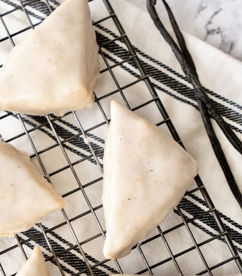 Vanilla Bean Scones (Paleo/Gluten Free) Vanilla Scone, Raspberry Yogurt Popsicles, Sweet Potato Peanut Butter, Vanilla Bean Scones, Banana Coffee Cakes, Free Pantry, Gluten Free Meatballs, Avocado Chocolate Pudding, Peanut Butter No Bake