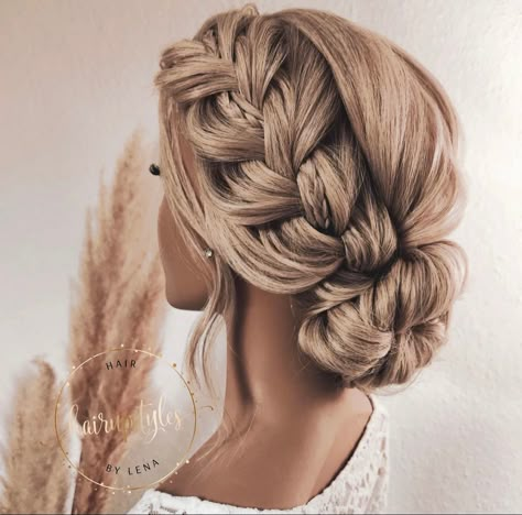 Bridemaids Hairstyles, Wedding Hair Up, Bridesmaid Hair Makeup, Wedding Hair Ideas, Prom Hairstyles For Long Hair, Wedding Hair Inspiration, Hair Pixie, Braided Hairstyles For Wedding, Wedding Hair Makeup