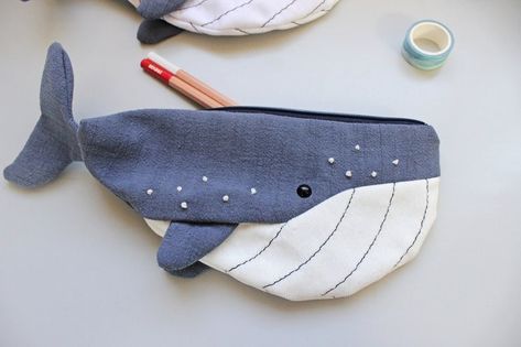 Whale Pencil Case, Pencil Case Pattern, Ocean Magic, Kids Room Deco, Sewing Room Decor, Nursery Toys, Diy Baby Gifts, Diy Gifts For Kids, Small Makeup Bag