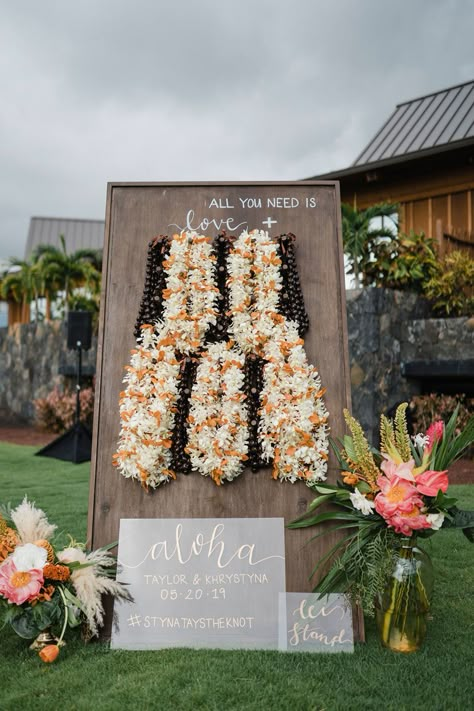 Hawaiian Wedding Themes, Arbor Flowers, Hawaii Tattoo, Hawaii Big Island, Hawaii Beach Wedding, Big Island Wedding, Wedding Venues Hawaii, Planner Vintage, Dream Beach Wedding